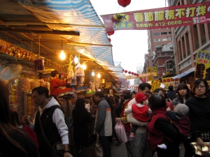 Neujahrsmarkt in der Dihua-Straße in Taipei